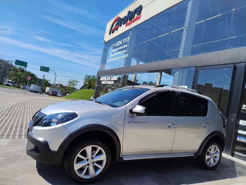 SANDERO 1.6 STEPWAY 16V FLEX 4P MANUAL - 2014 - CAXIAS DO SUL