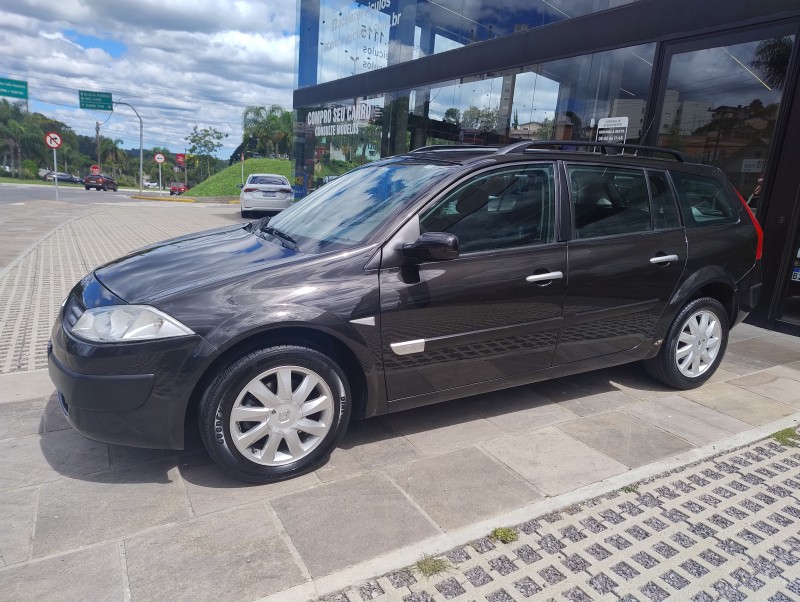 MÉGANE 1.6 DYNAMIQUE GRAND TOUR 16V FLEX 4P MANUAL