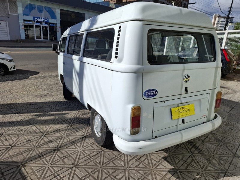 KOMBI 1.6 MI STD LOTAÇÃO 8V GASOLINA 3P MANUAL - 2001 - CAXIAS DO SUL