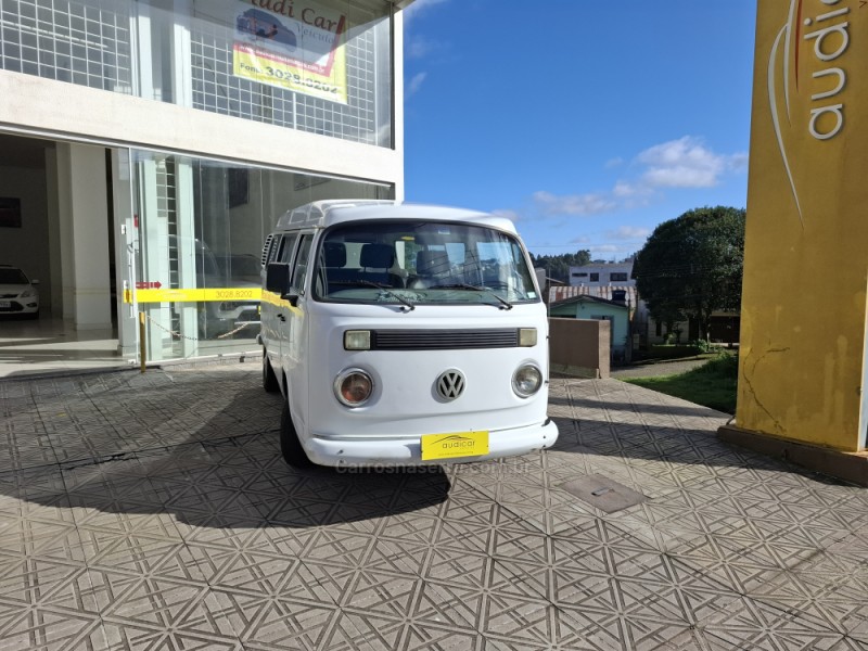 kombi 1.6 mi std lotacao 8v gasolina 3p manual 2001 caxias do sul