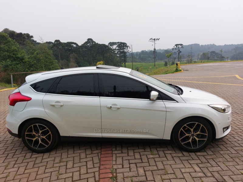 FOCUS 2.0 TITANIUM PLUS 16V FLEX 4P AUTOMÁTICO - 2016 - CAXIAS DO SUL