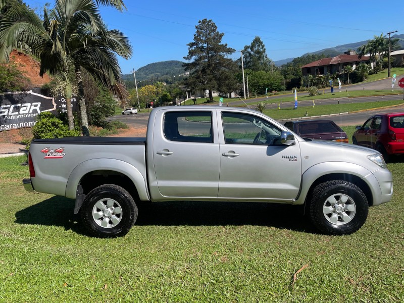 HILUX 2.5 STD 4X4 CD 16V TURBO DIESEL 4P MANUAL - 2011 - BOM PRINCíPIO