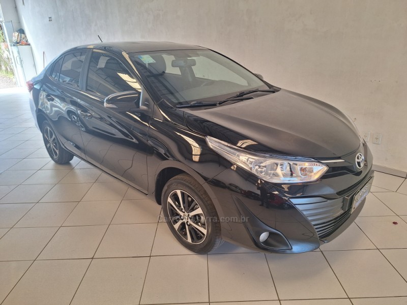 YARIS 1.5 XS SEDAN 16V FLEX 4P AUTOMÁTICO