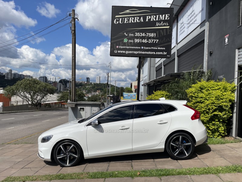 V40 2.0 T5 R DESIGN TURBO GASOLINA 4P AUTOMÁTICO - 2014 - CAXIAS DO SUL