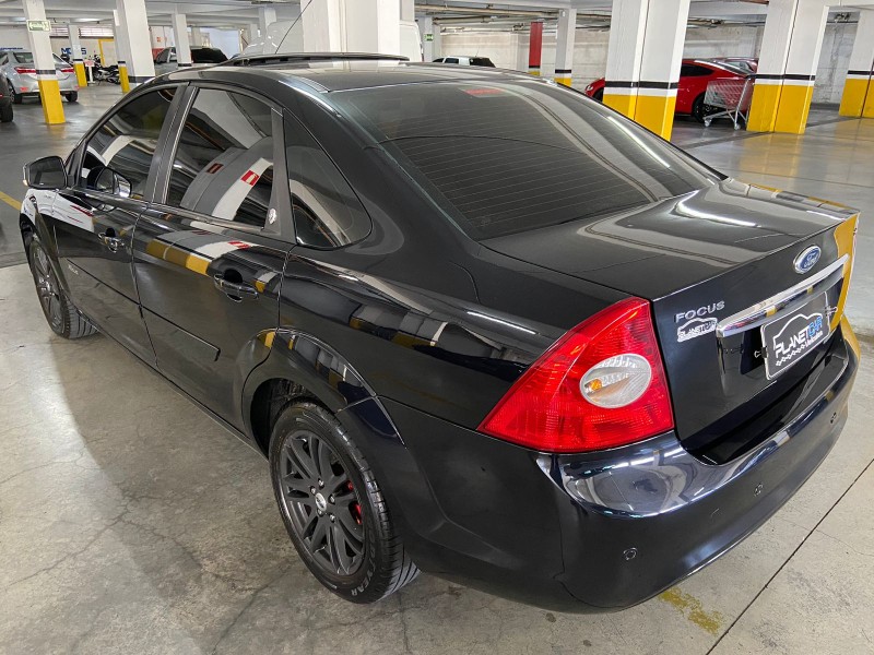 FOCUS 2.0 GHIA SEDAN 16V FLEX 4P AUTOMÁTICO - 2011 - FARROUPILHA