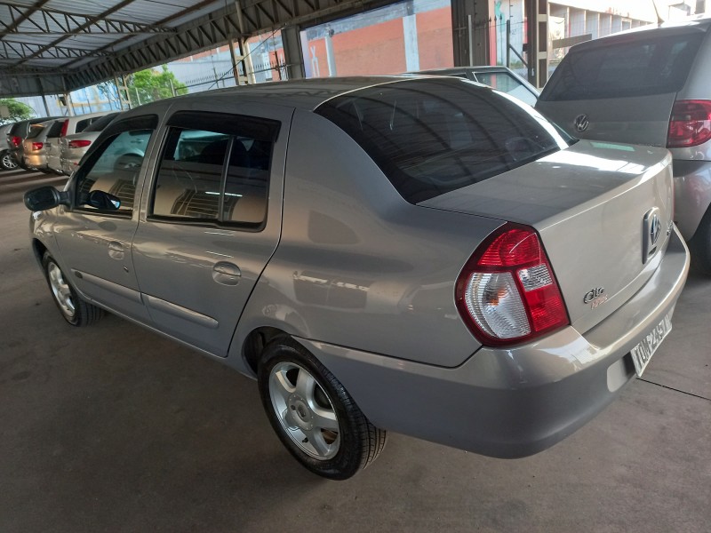 CLIO 1.6 PRIVILÉGE SEDAN 16V FLEX 4P MANUAL - 2008 - CAXIAS DO SUL