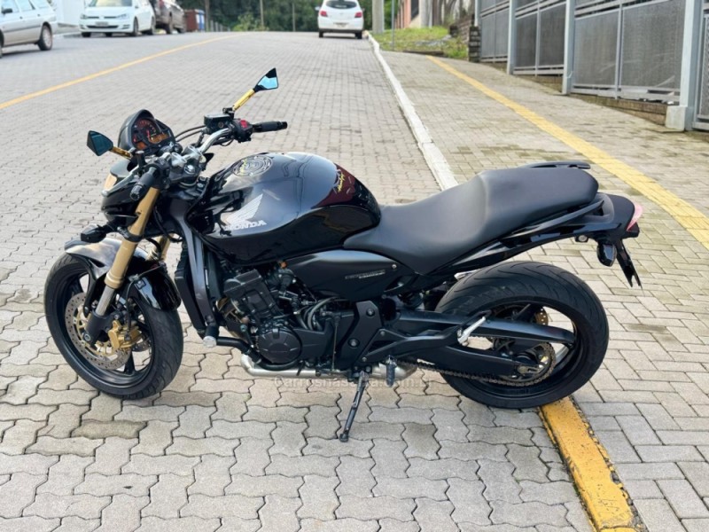 CB 600F HORNET