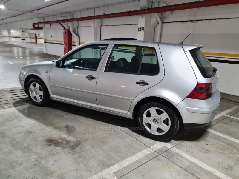 GOLF 2.0 MI COMFORTLINE 8V GASOLINA 4P MANUAL - 2002 - CAXIAS DO SUL