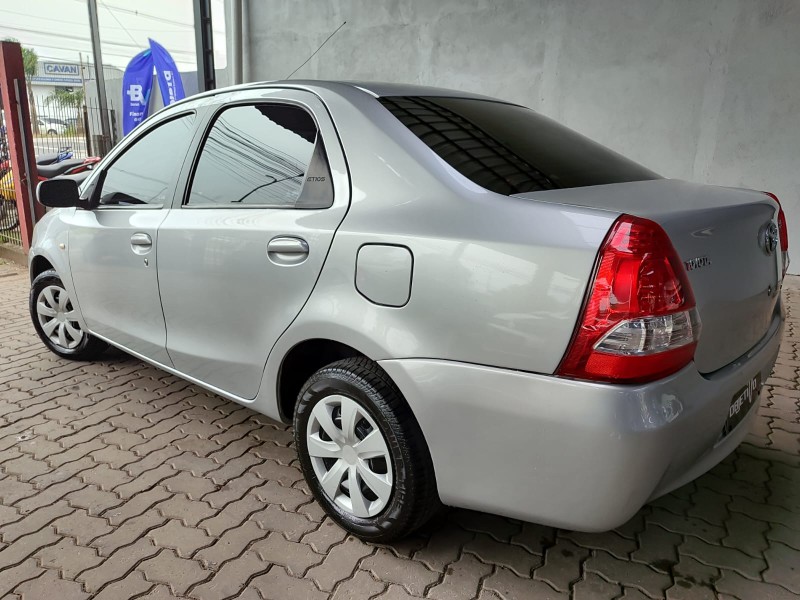 ETIOS 1.5 XS SEDAN 16V FLEX 4P MANUAL - 2013 - CAXIAS DO SUL