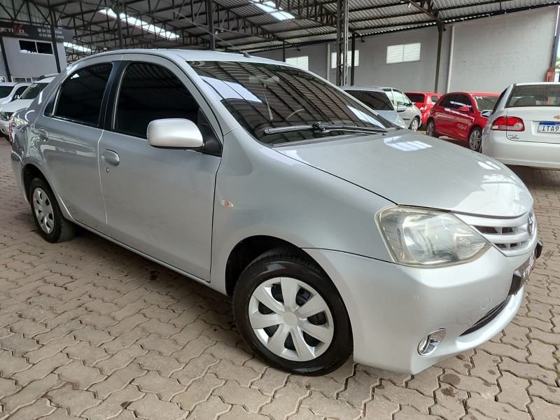 ETIOS 1.5 XS SEDAN 16V FLEX 4P MANUAL - 2013 - CAXIAS DO SUL