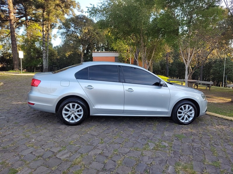 JETTA 2.0 COMFORTLINE FLEX 4P TIPTRONIC - 2013 - CAXIAS DO SUL