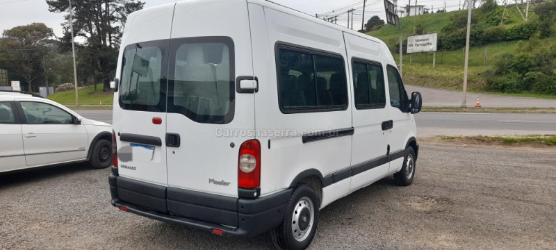 MASTER 2.5 DCI MINIBUS L2H2 16 LUGARES 16V DIESEL 3P MANUAL - 2009 - FARROUPILHA