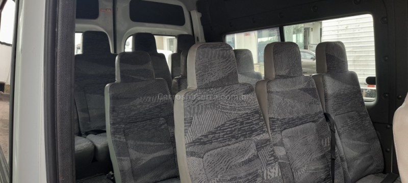 MASTER 2.5 DCI MINIBUS L2H2 16 LUGARES 16V DIESEL 3P MANUAL - 2009 - FARROUPILHA