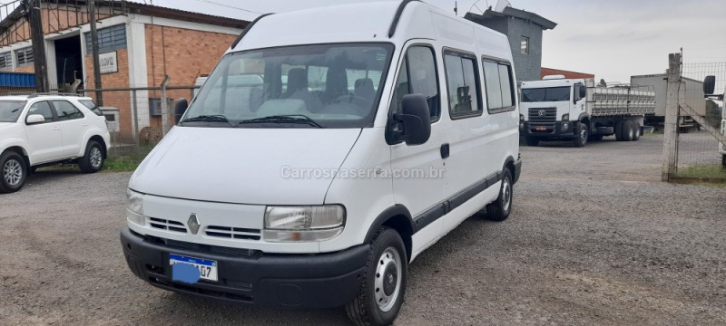 MASTER 2.5 DCI MINIBUS L2H2 16 LUGARES 16V DIESEL 3P MANUAL - 2009 - FARROUPILHA