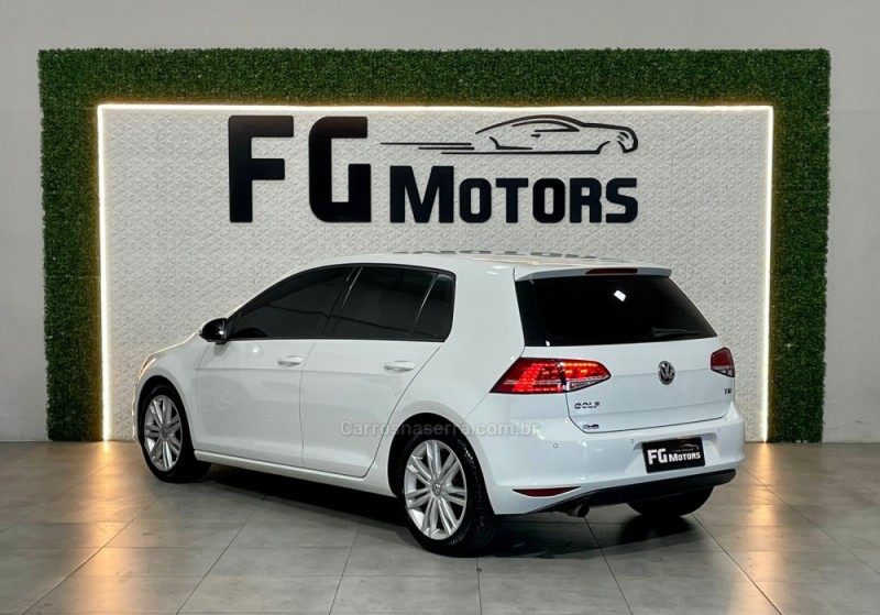 GOLF 1.0 TSI COMFORTLINE 12V TOTAL FLEX 4P MANUAL - 2017 - NOVO HAMBURGO