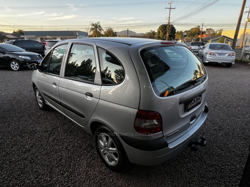 SCÉNIC 1.6 AUTHENTIQUE 16V FLEX 4P MANUAL - 2011 - LAJEADO