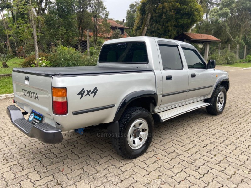 HILUX  - 2004 - CANELA