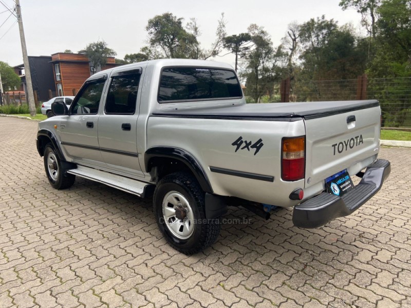 HILUX  - 2004 - CANELA