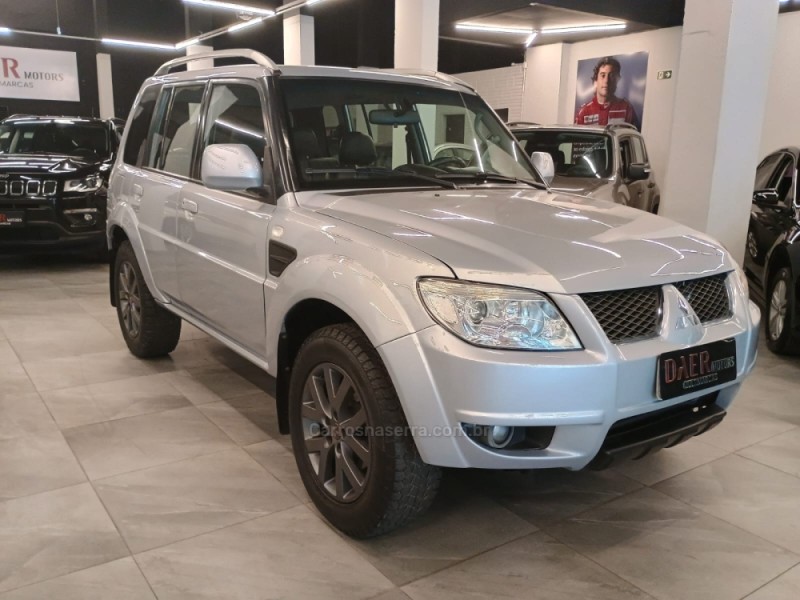 PAJERO TR4 2.0 4X2 16V 140CV FLEX 4P AUTOMÁTICO - 2013 - NOVO HAMBURGO