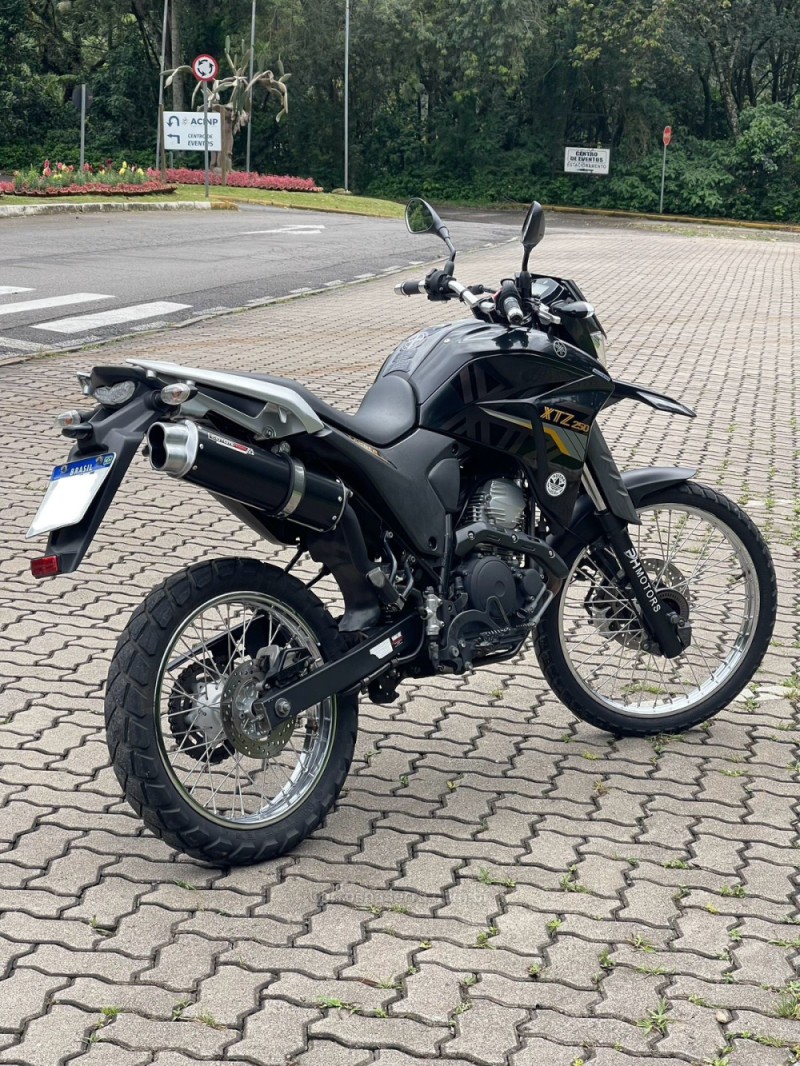 XTZ 250 LANDER - 2020 - NOVA PETRóPOLIS