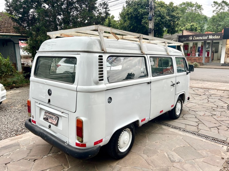 KOMBI 1.6 MI STD LOTAÇÃO 8V GASOLINA 3P MANUAL - 2004 - TRêS COROAS