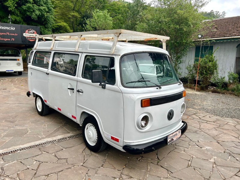 KOMBI 1.6 MI STD LOTAÇÃO 8V GASOLINA 3P MANUAL - 2004 - TRêS COROAS