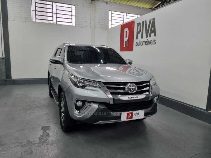 HILUX SW4 2.8 SRX 4X4 7 LUGARES 16V TURBO INTERCOOLER DIESEL 4P AUTOMÁTICO - 2016 - GARIBALDI