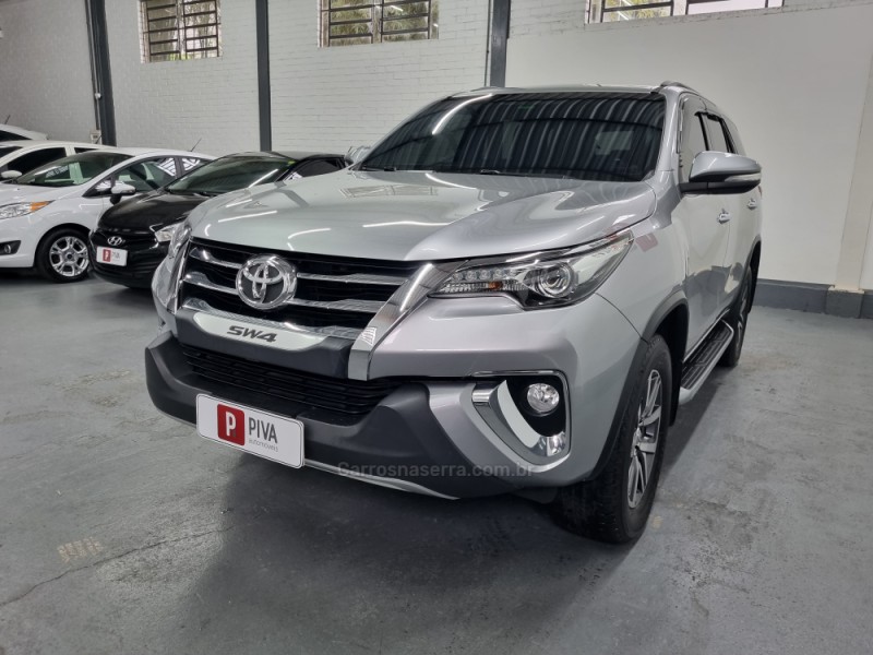 HILUX SW4 2.8 SRX 4X4 7 LUGARES 16V TURBO INTERCOOLER DIESEL 4P AUTOMÁTICO - 2016 - GARIBALDI