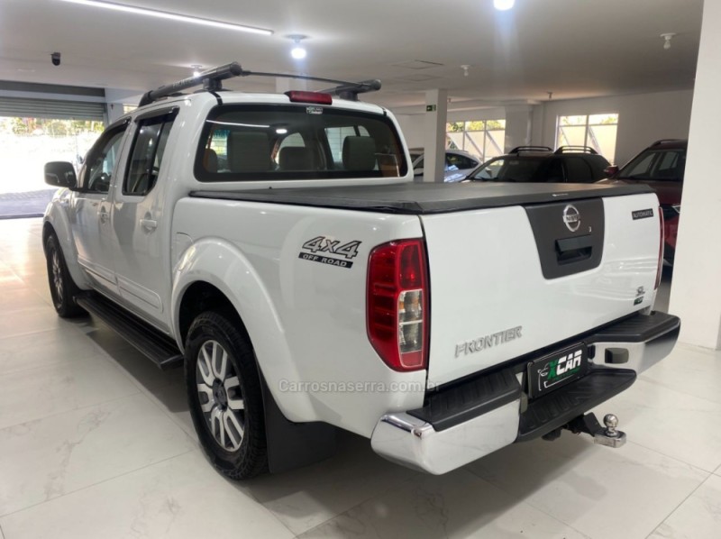 FRONTIER 2.5 SL 4X4 CD TURBO ELETRONIC DIESEL 4P AUTOMÁTICO - 2015 - BENTO GONçALVES