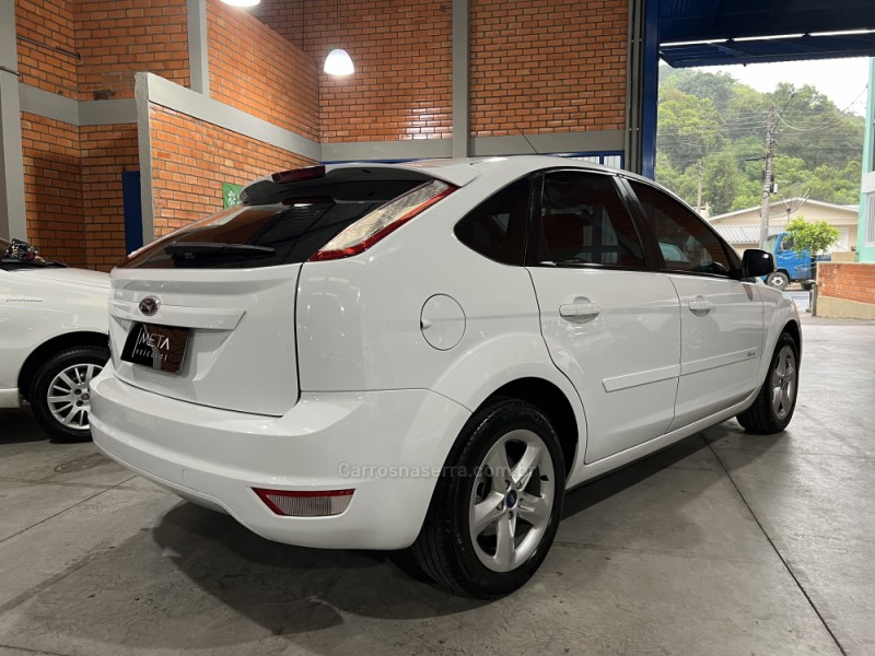 FOCUS 1.6 GLX 16V FLEX 4P MANUAL - 2013 - BENTO GONçALVES