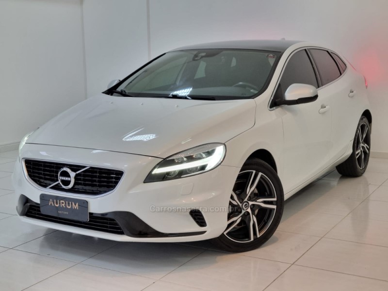 V40 2.0 T5 R DESIGN TURBO GASOLINA 4P AUTOMÁTICO - 2019 - CAXIAS DO SUL