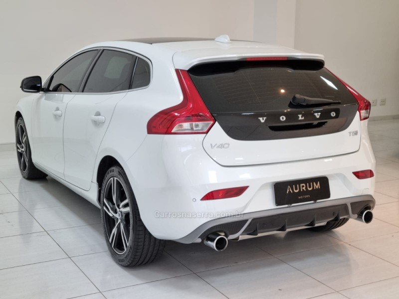 V40 2.0 T5 R DESIGN TURBO GASOLINA 4P AUTOMÁTICO - 2019 - CAXIAS DO SUL