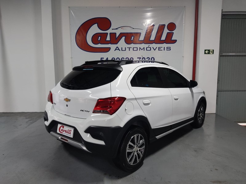 ONIX 1.4 MPFI ACTIV 8V FLEX 4P MANUAL - 2018 - CAXIAS DO SUL