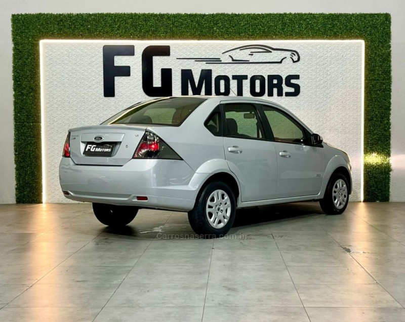 FIESTA 1.6 MPI CLASS SEDAN 8V FLEX 4P MANUAL - 2011 - NOVO HAMBURGO