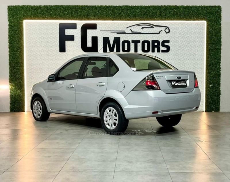 FIESTA 1.6 MPI CLASS SEDAN 8V FLEX 4P MANUAL - 2011 - NOVO HAMBURGO