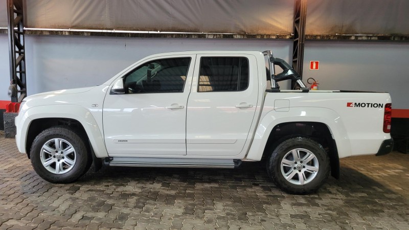 AMAROK 2.0 TRENDLINE 4X4 CD 16V TURBO INTERCOOLER DIESEL 4P AUTOMÁTICO - 2016 - GARIBALDI