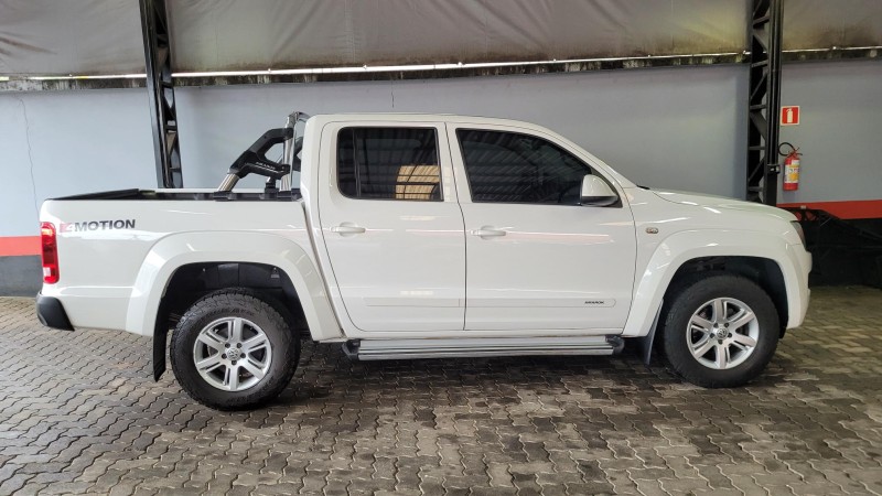 AMAROK 2.0 TRENDLINE 4X4 CD 16V TURBO INTERCOOLER DIESEL 4P AUTOMÁTICO - 2016 - GARIBALDI