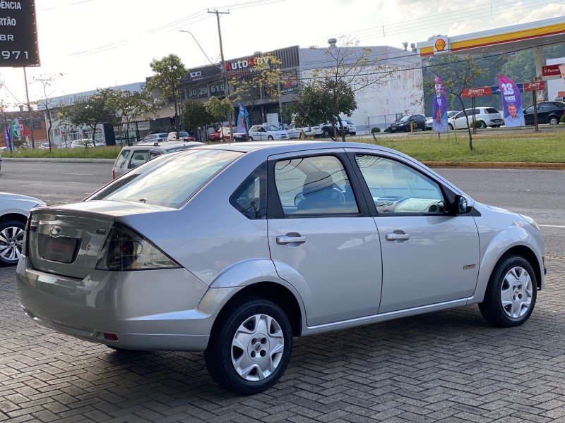 FIESTA 1.6 MPI CLASS SEDAN 8V FLEX 4P MANUAL - 2012 - CAXIAS DO SUL