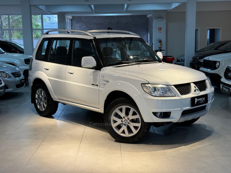 PAJERO TR4 2.0 4X4 16V 140CV FLEX 4P AUTOMÁTICO - 2012 - CAXIAS DO SUL