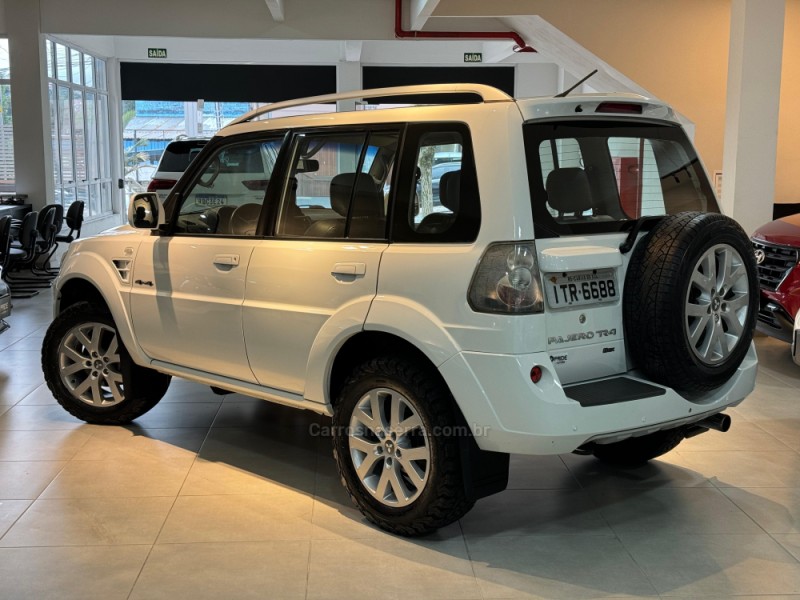 PAJERO TR4 2.0 4X4 16V 140CV FLEX 4P AUTOMÁTICO - 2012 - CAXIAS DO SUL