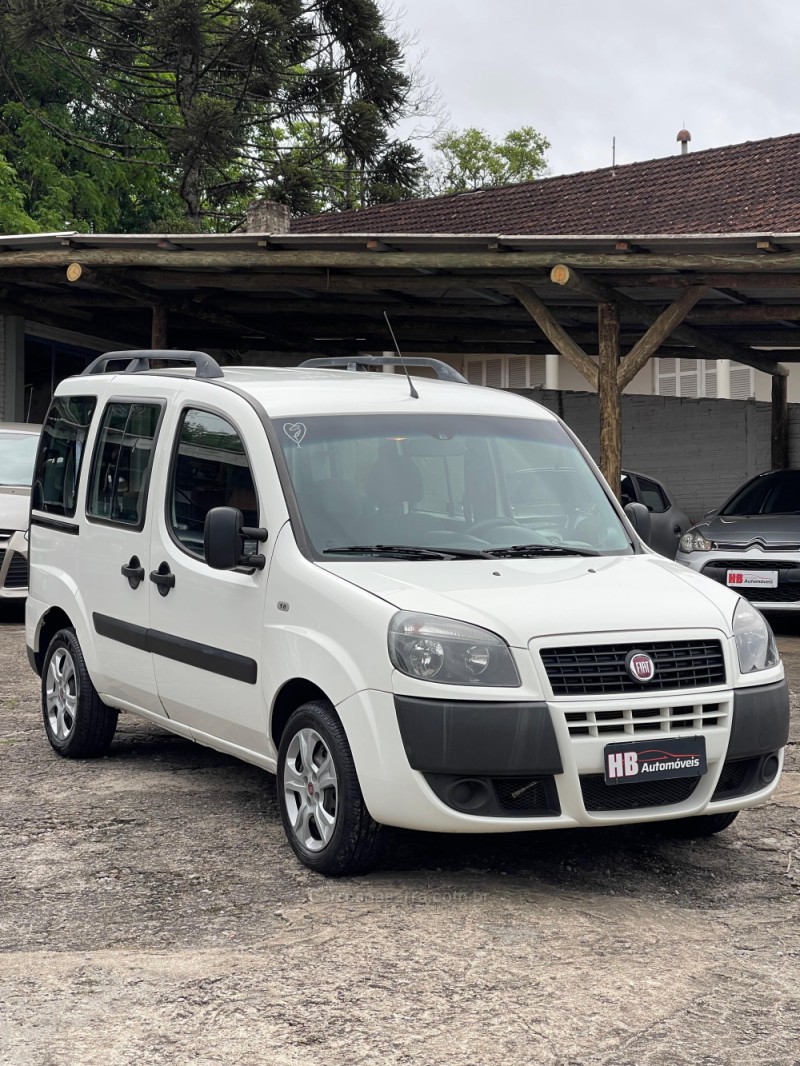 DOBLÓ 1.8 MPI ESSENCE 16V FLEX 7P MANUAL - 2021 - NOVA PETRóPOLIS