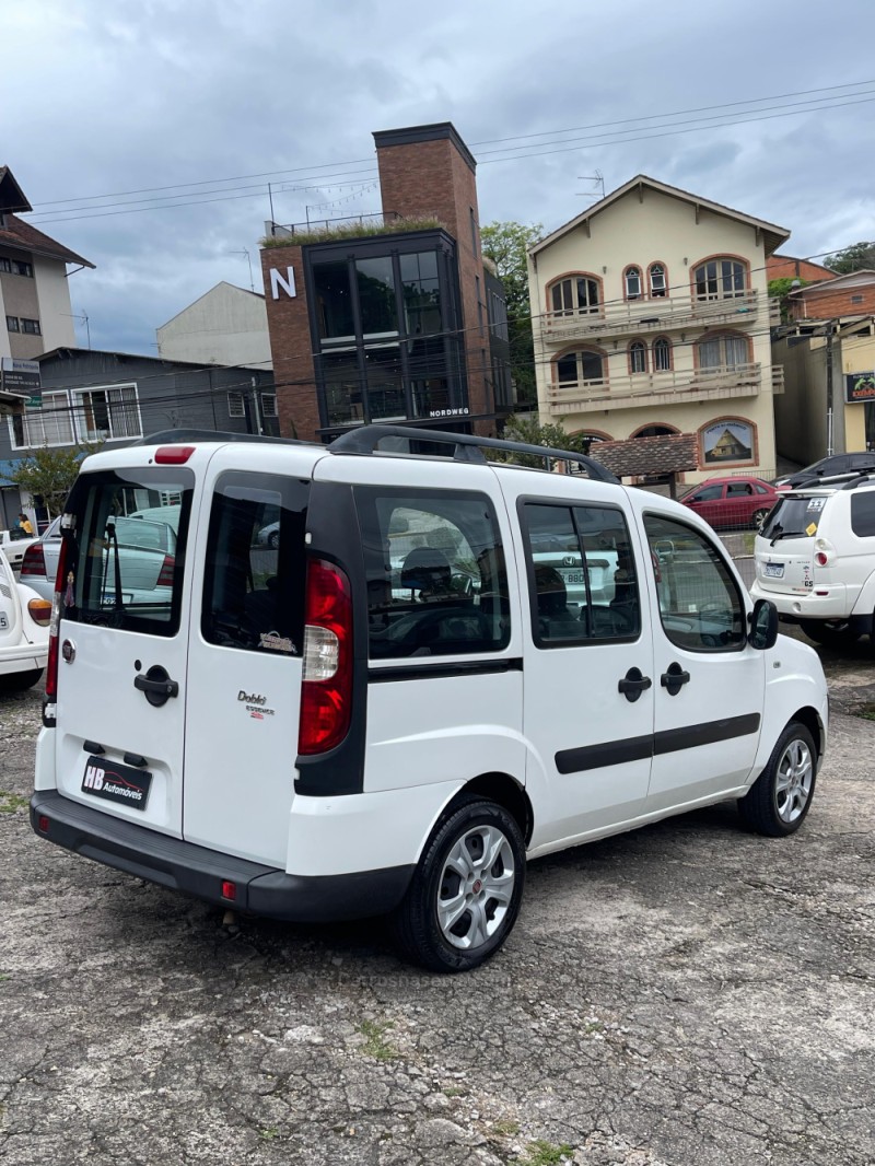 DOBLÓ 1.8 MPI ESSENCE 16V FLEX 7P MANUAL - 2021 - NOVA PETRóPOLIS