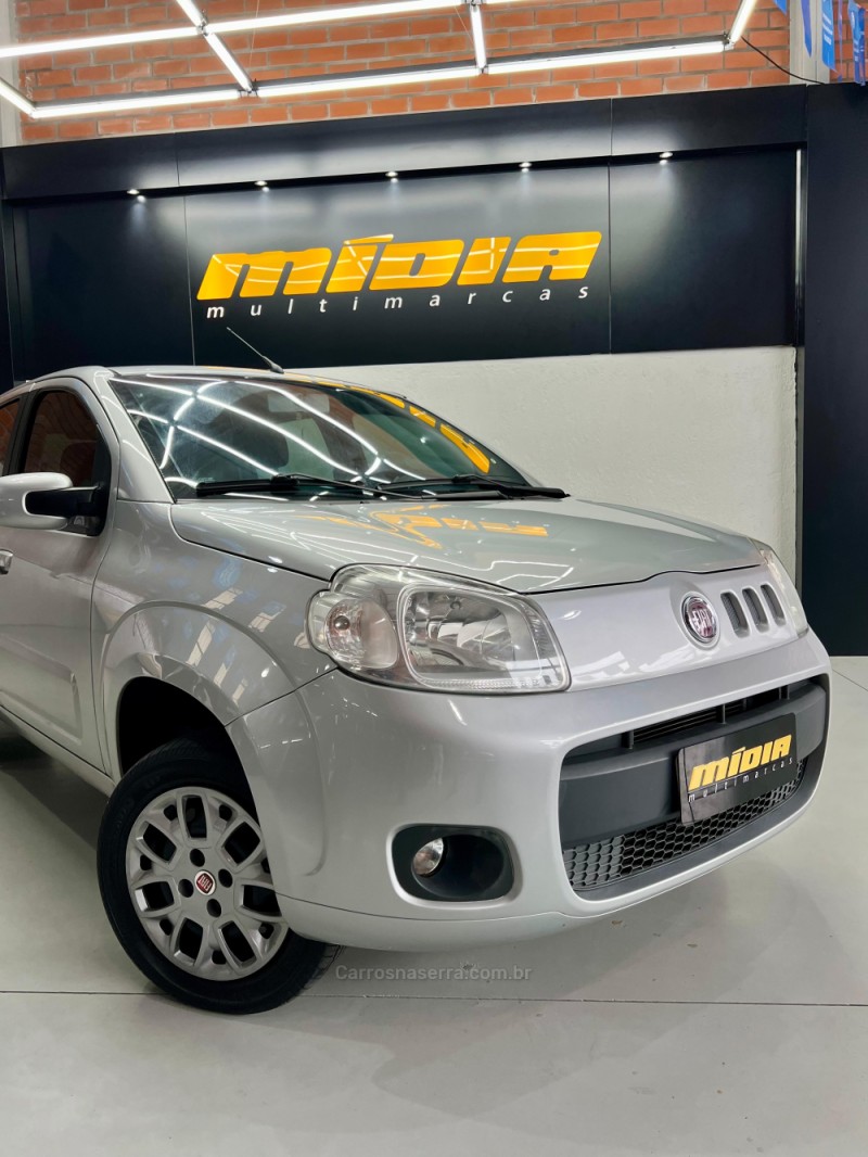 UNO 1.0 VIVACE 8V FLEX 4P MANUAL - 2013 - NOVO HAMBURGO