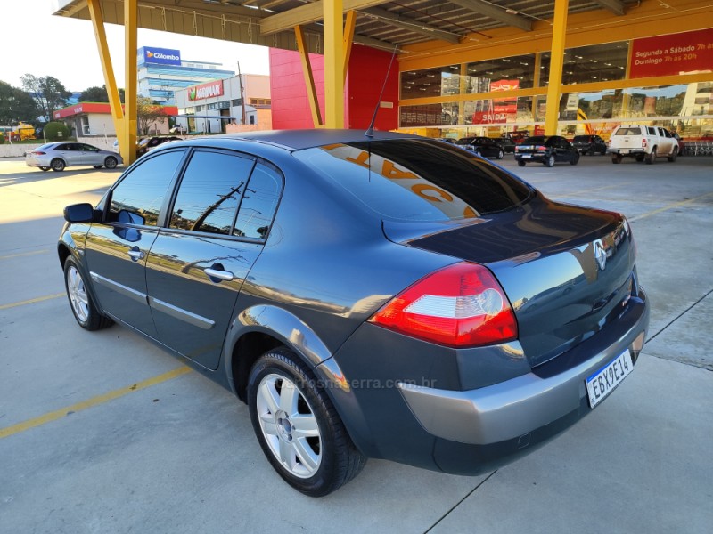 MÉGANE 2.0 DYNAMIQUE SEDAN 16V GASOLINA 4P AUTOMÁTICO - 2008 - FARROUPILHA