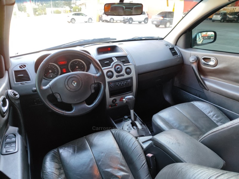 MÉGANE 2.0 DYNAMIQUE SEDAN 16V GASOLINA 4P AUTOMÁTICO - 2008 - FARROUPILHA