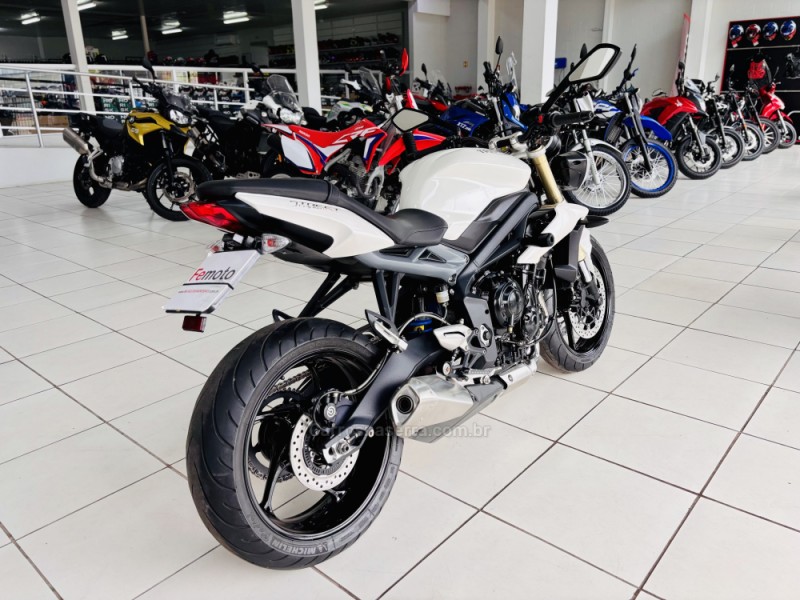 STREET TRIPLE 675 ABS - 2017 - NOVO HAMBURGO