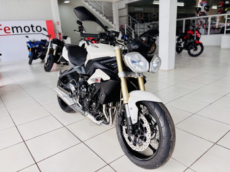 STREET TRIPLE 675 ABS - 2017 - NOVO HAMBURGO