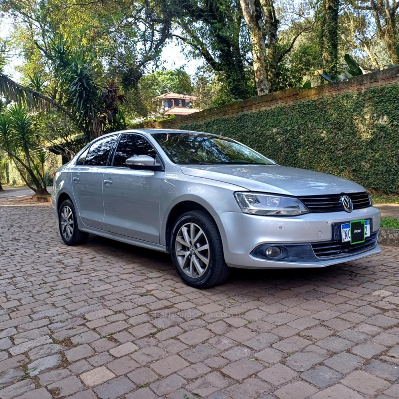 jetta 2.0 comfortline flex 4p tiptronic 2013 parai