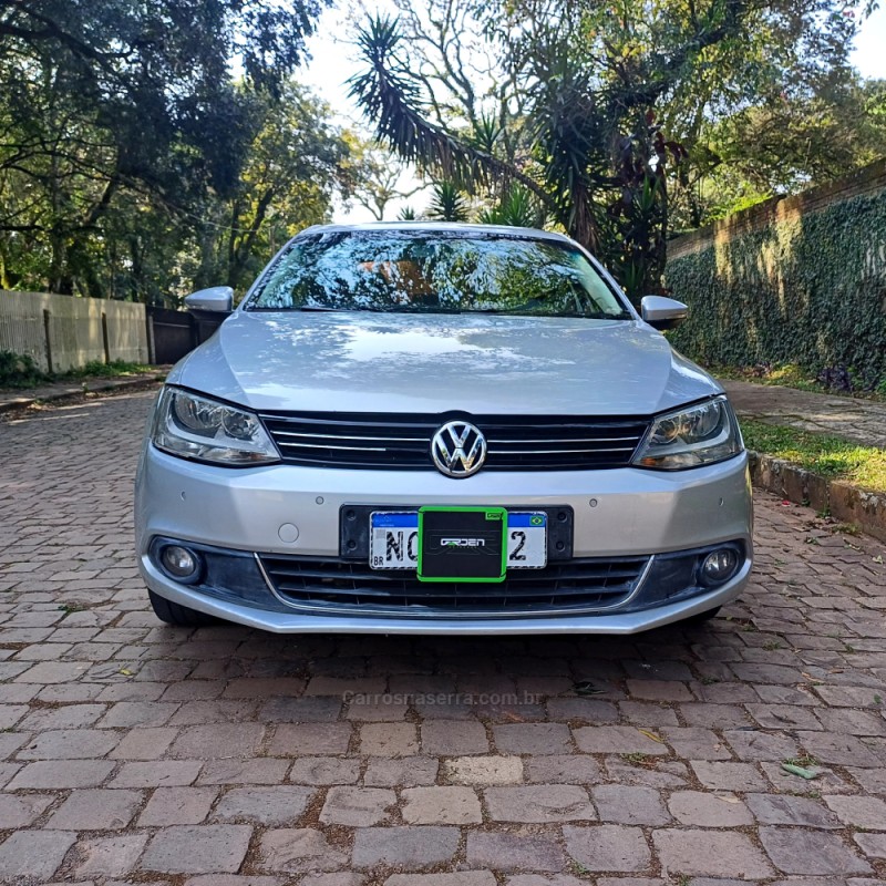 JETTA 2.0 COMFORTLINE FLEX 4P TIPTRONIC - 2013 - PARAí