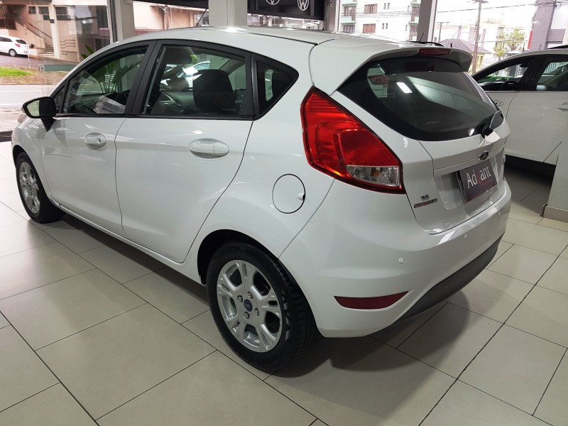 FIESTA 1.6 SE HATCH 16V FLEX 4P AUTOMÁTICO - 2015 - CAXIAS DO SUL